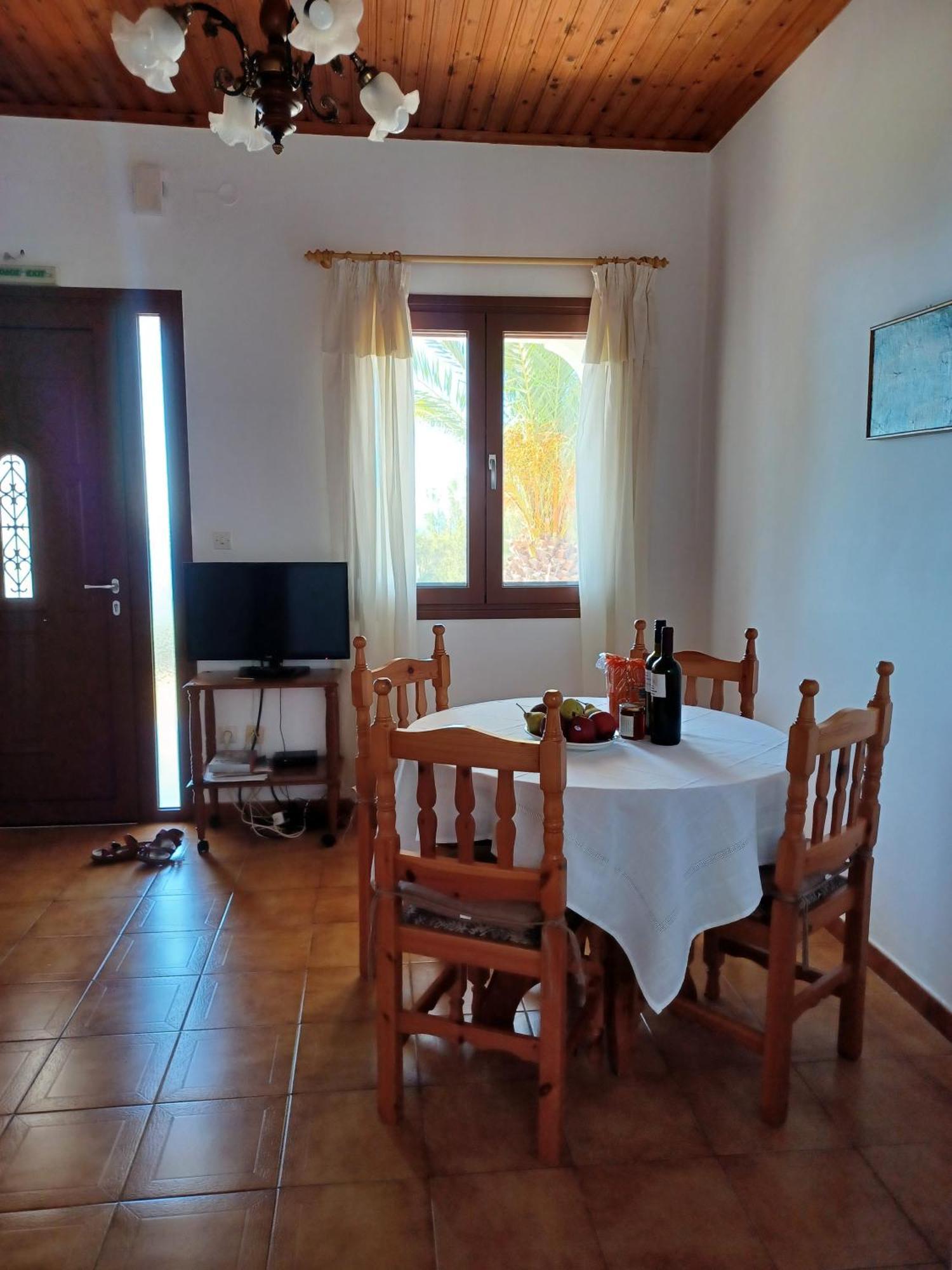 Nerissa Bungalow 2, Two Bedroom House With Sea View Spartia  Luaran gambar